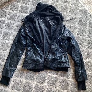 Detachable hood leather jacket